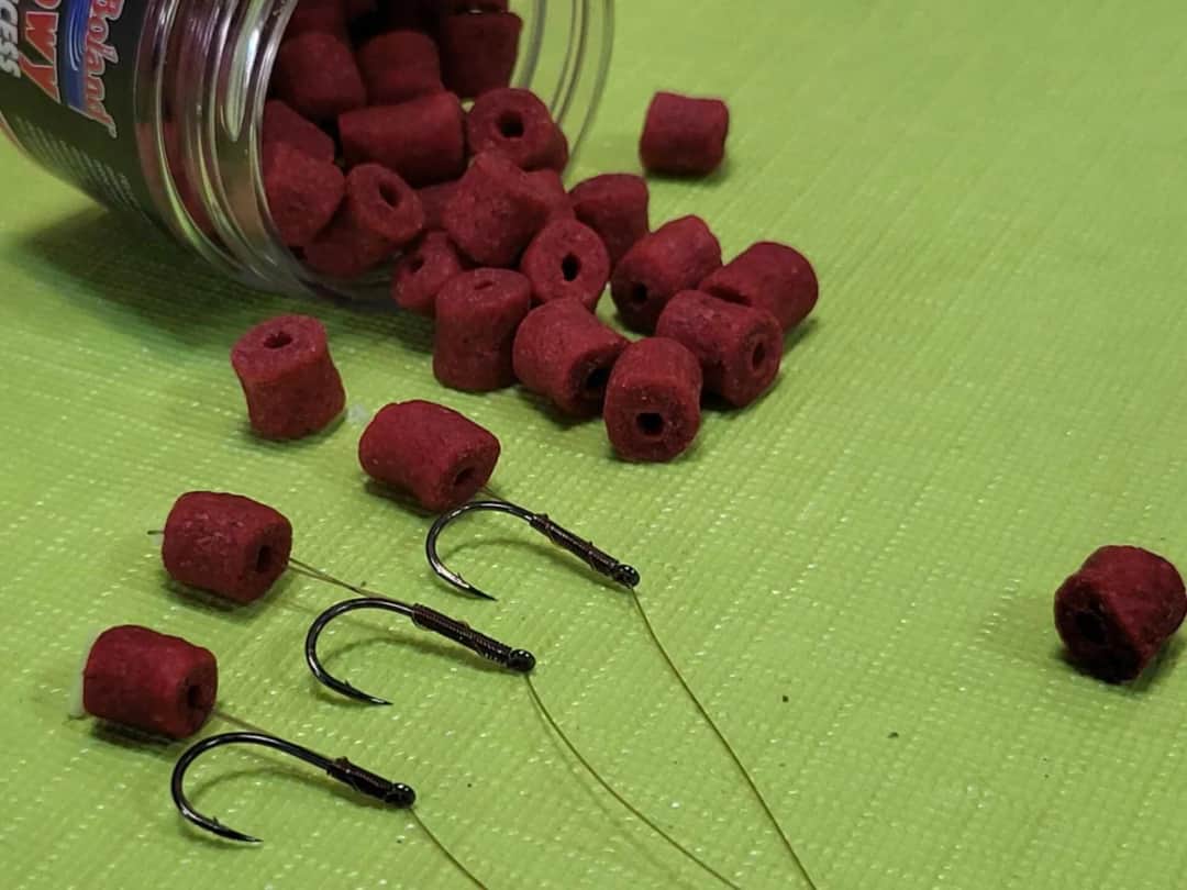 Jaki haczyk na spławik? Dobierz idealny do ryby i przynęty